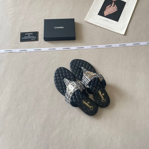 CHANEL Quilted Leather CC Thong Sandal