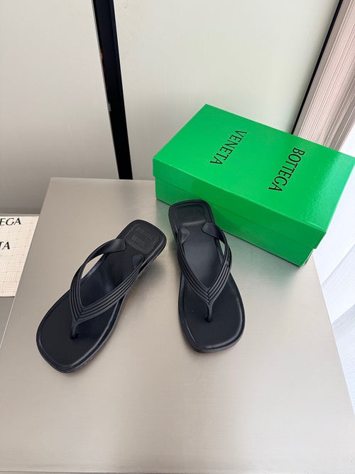 BOTTEGA VENETA Sampieri Thong Sandal