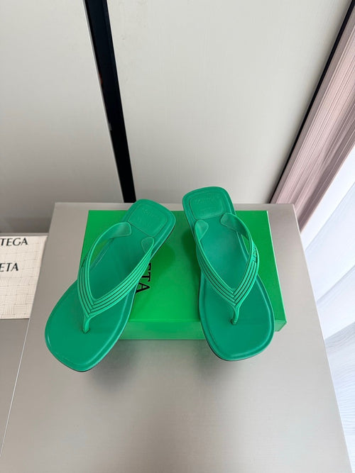 BOTTEGA VENETA Sampieri Thong Sandal