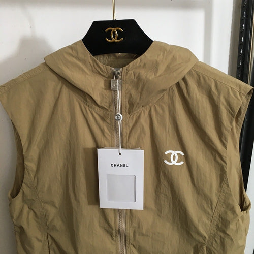CC Windbreaker