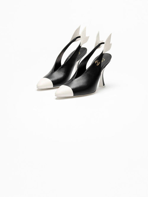CHANEL Métiers d’Art 2026 “Aile de Camélia” Slingback Pumps