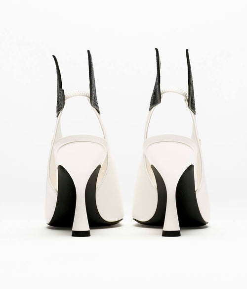 CHANEL Métiers d’Art 2026 “Noir Camélia Aile” Slingback Pumps Sizes: 36–42