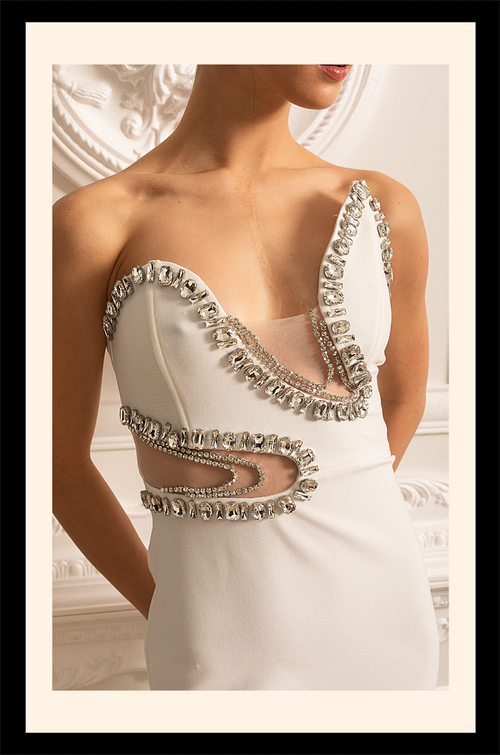 “Lueur d’Ivoire” Crystal Contour Gown