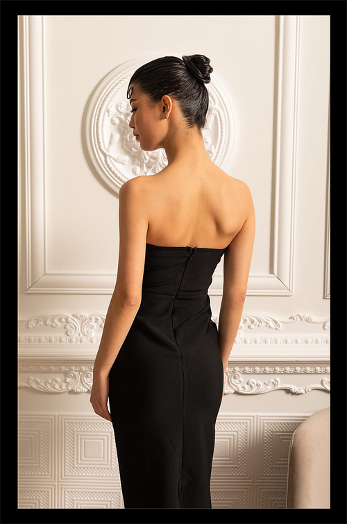 “Lueur d’Ivoire” Crystal Contour Gown