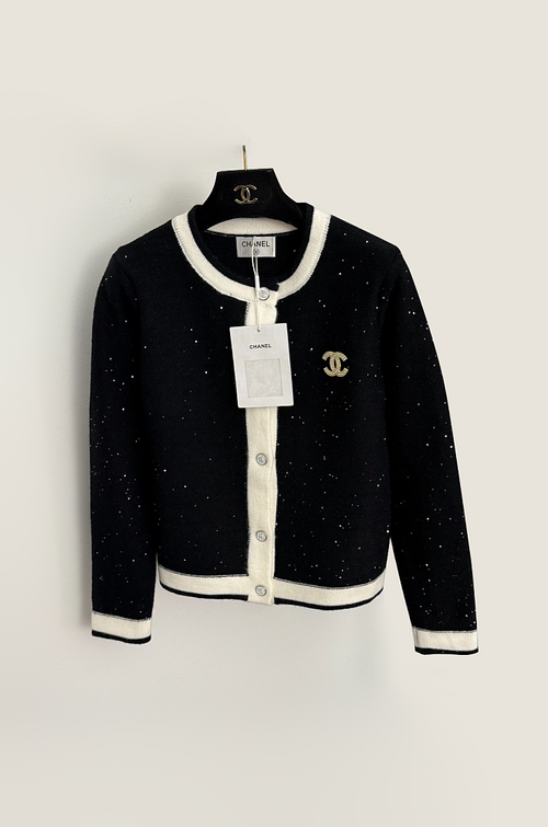 Chanel Pearl-Accent Contrast Cardigan – Ivory Noir (One Size)