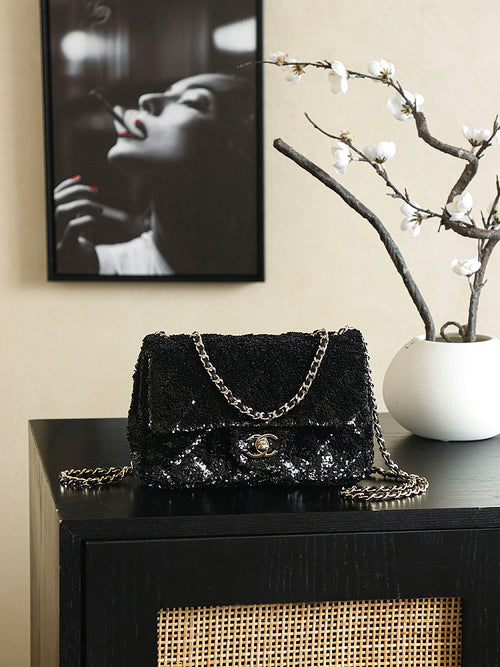 Chanel – Noir Éclat Sequin Classic Flap Bag