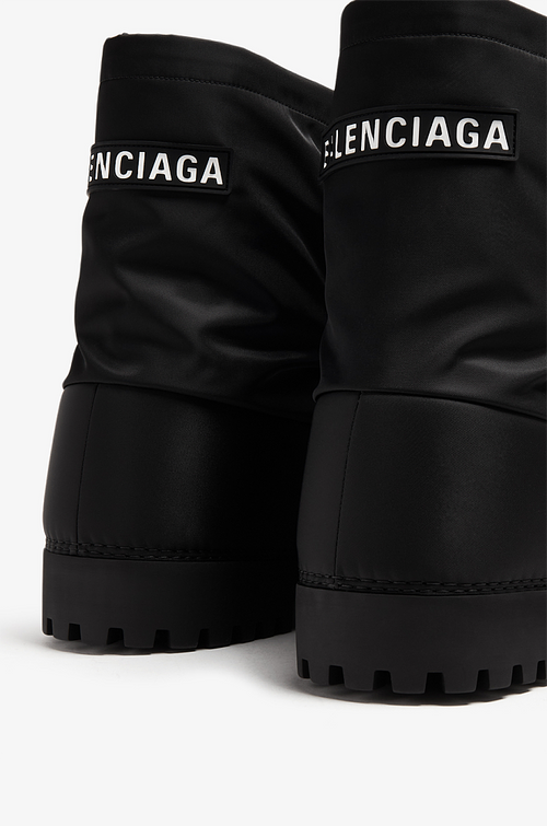 Balenciaga “Alaska Snow” Padded Winter Boots – Black Edition