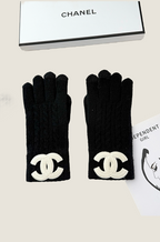 Chanel “L’Hiver Élégance” Knit Gloves