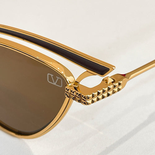Valentino Garavani V-Cat Oversized Sunglasses