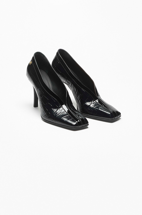 Chanel Noir Croc-Embossed Sculpted Pumps