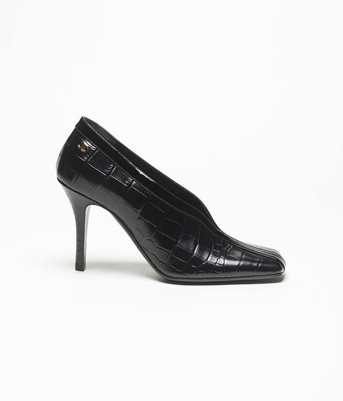 Chanel Noir Croc-Embossed Sculpted Pumps