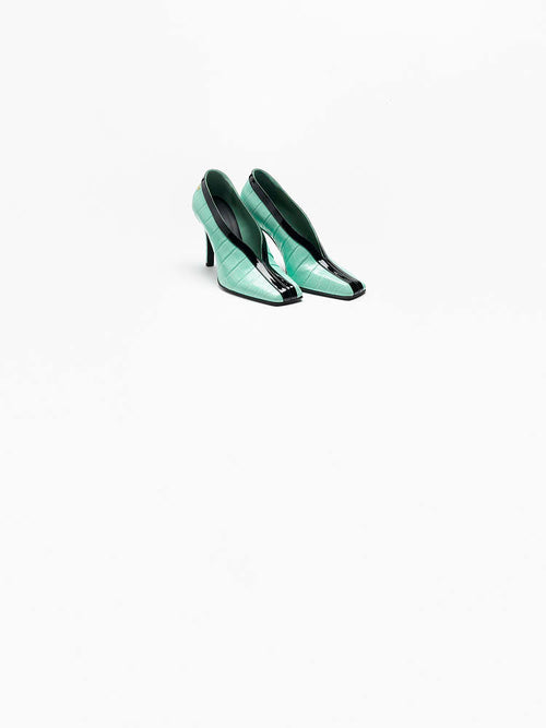 Chanel Émeraude Croc-Embossed Sculpted Pumps