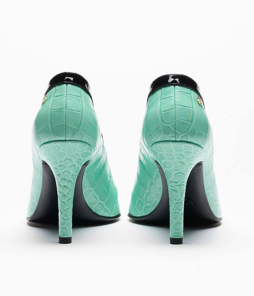 Chanel Émeraude Croc-Embossed Sculpted Pumps