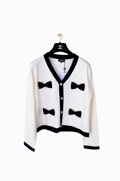 Chanel ‘Belle Noeud’ Contrast Bow Button Cardigan