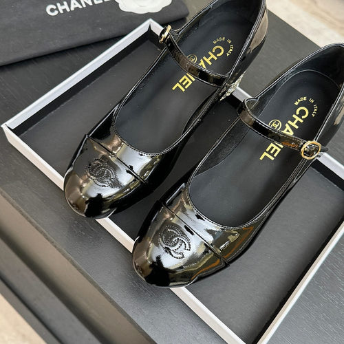 Chanel – Noir Lumière Mary Jane Heels