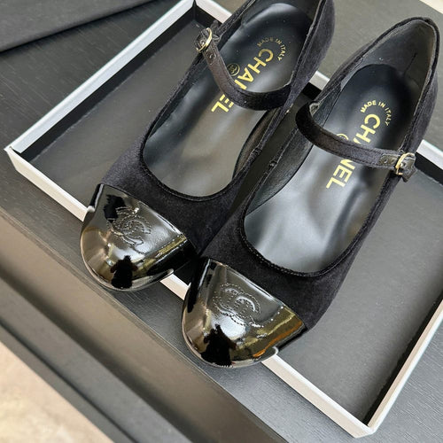 Chanel – Noir Velours Éclat Mary Jane Heels