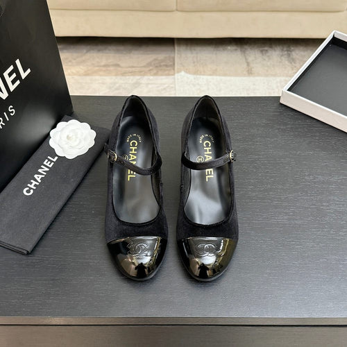 Chanel – Noir Velours Éclat Mary Jane Heels