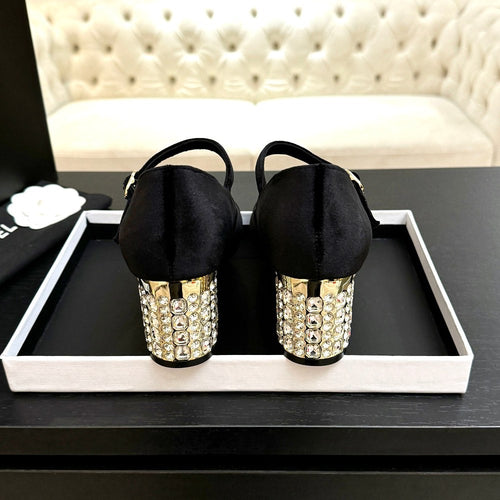 Chanel – Noir Velours Éclat Mary Jane Heels