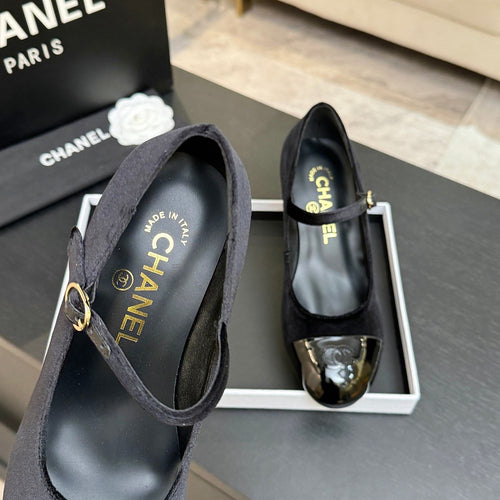 Chanel – Noir Velours Éclat Mary Jane Heels