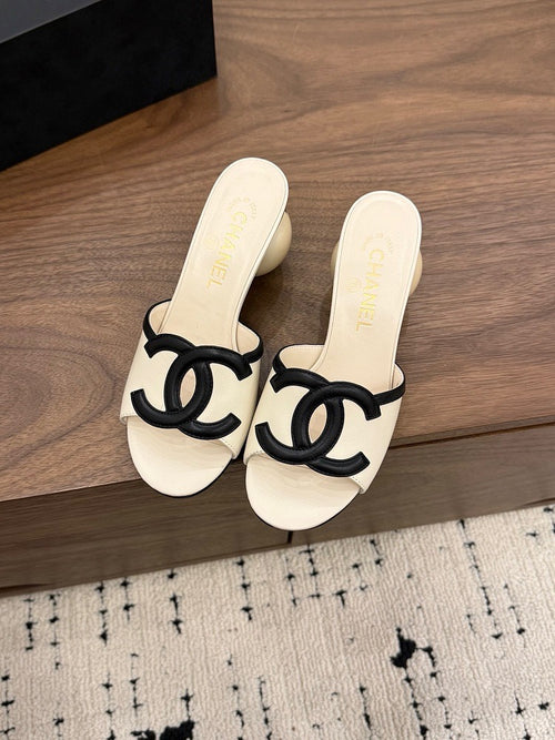 Chanel – Éclipse Perle CC Sculptural Mule Heels