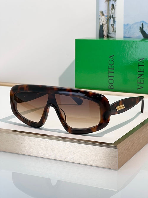 Bottega Veneta ‘Visio Scultoreo’ Oversized Shield Sunglasses