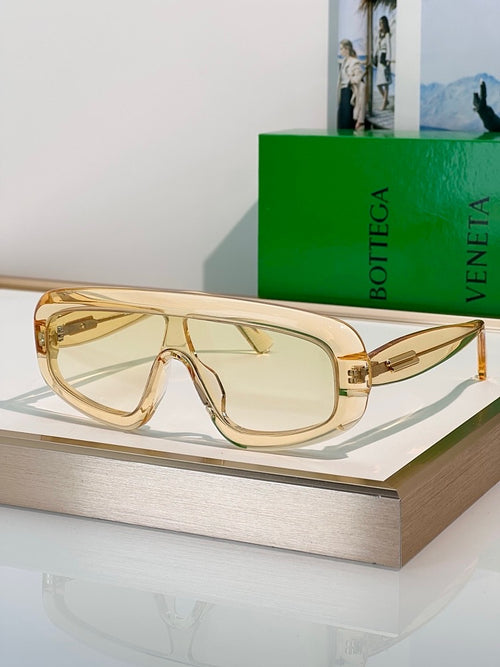 Bottega Veneta ‘Visio Scultoreo’ Oversized Shield Sunglasses