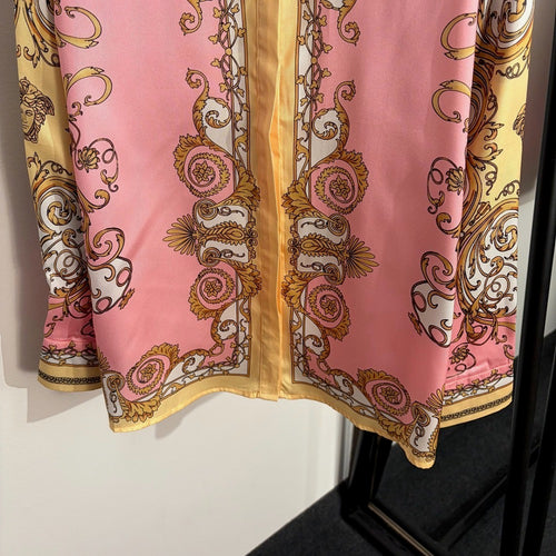Versace Barocco Éclat Silk Blouse – Rose Impériale (S–XL)