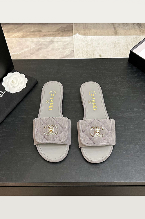 Chanel Quilted Canvas Slides – Sable Élégance