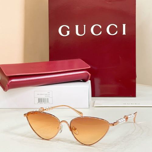 Gucci Perla Venere Cat-Eye Sunglasses