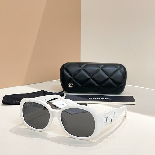CC Floral Oval framed Sunglasses