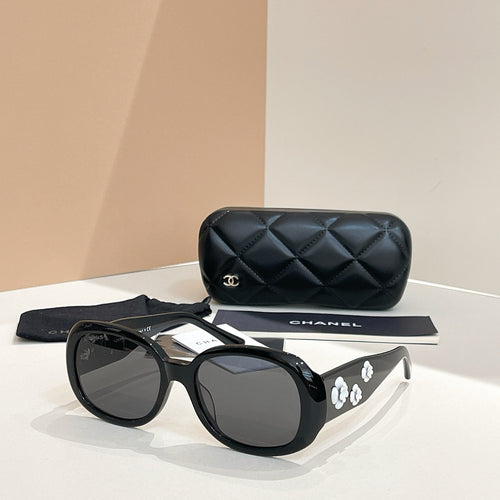 CC Floral Oval framed sunglasses
