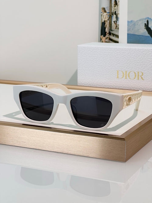 CD Cateye Sunglasses