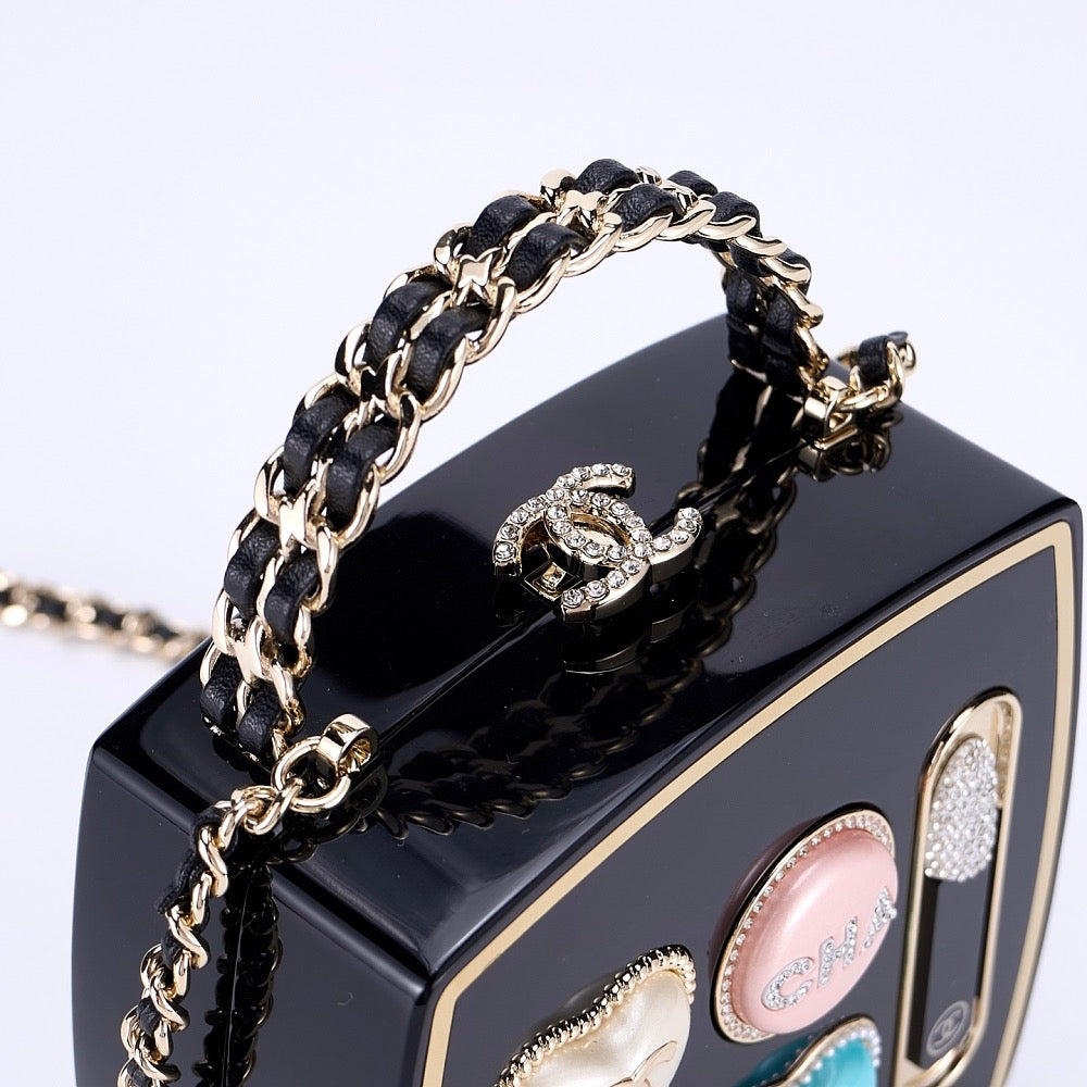 新品☆CHANEL MAKEUPノベルティ☆ハンドルビジューショルダーバッグ Chanel Makeup Palette Minaudière Bag – Luxe Living Fashions