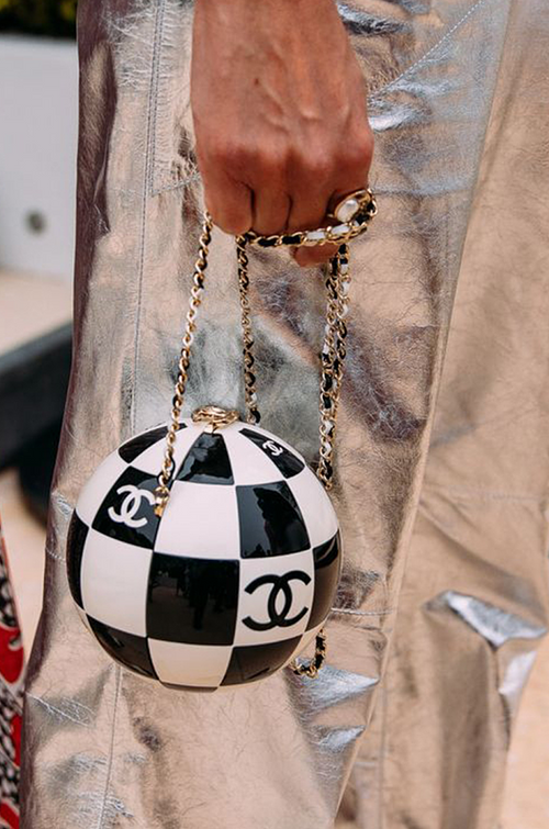 Chanel Éclipse Orb Minaudière