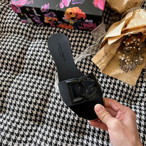 D & G Slides