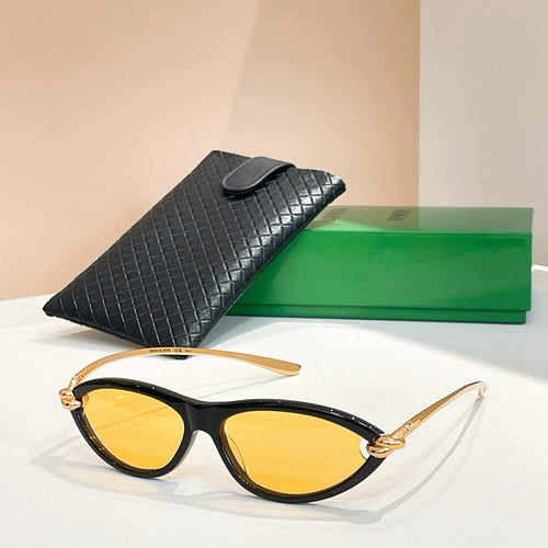 Veneta Cateye Frame Sunglasses