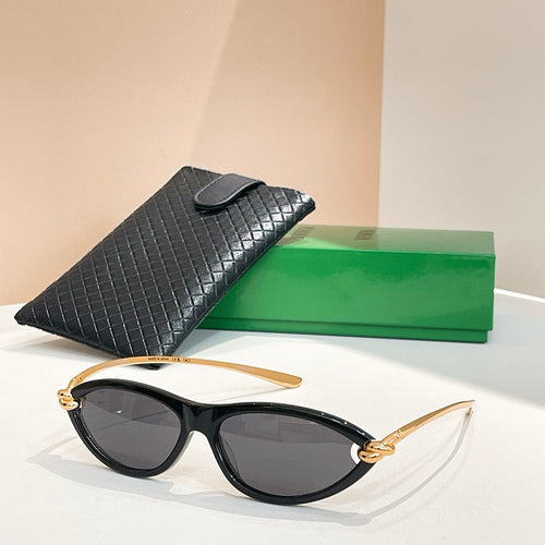 Veneta Cateye Frame Sunglasses