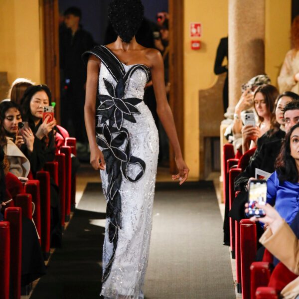 Puissance Sculptée – Shadow Orchid Dominion Gown