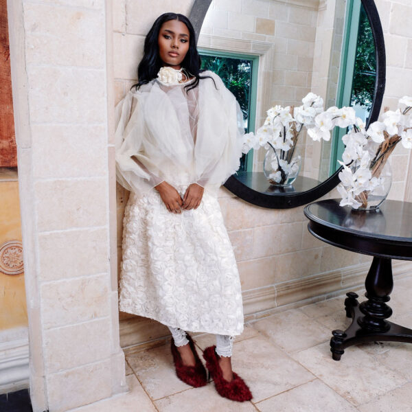 Rosaria Éternelle – Sculpted Rose Appliqué Skirt
