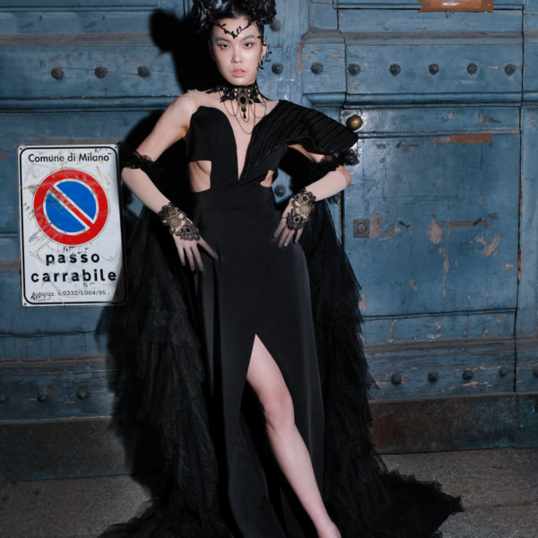 Puissance Sculptée FW27 – Noire Cathédrale Sculpted Gown