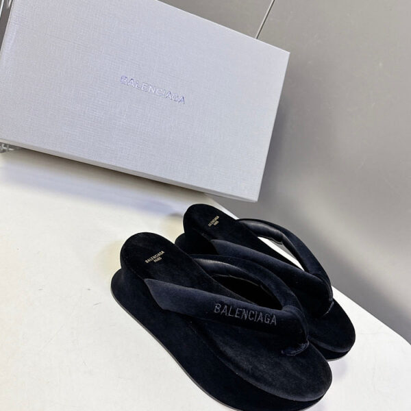BALENCIAGA “Cloud Platform” Suede Flip-Flop Sandals