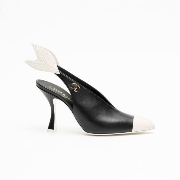 CHANEL Métiers d’Art 2026 “Aile de Camélia” Slingback Pumps