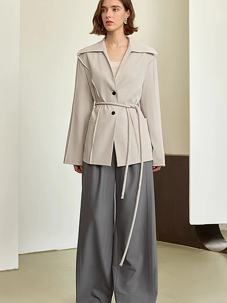 'Rich Achiever' Blazer