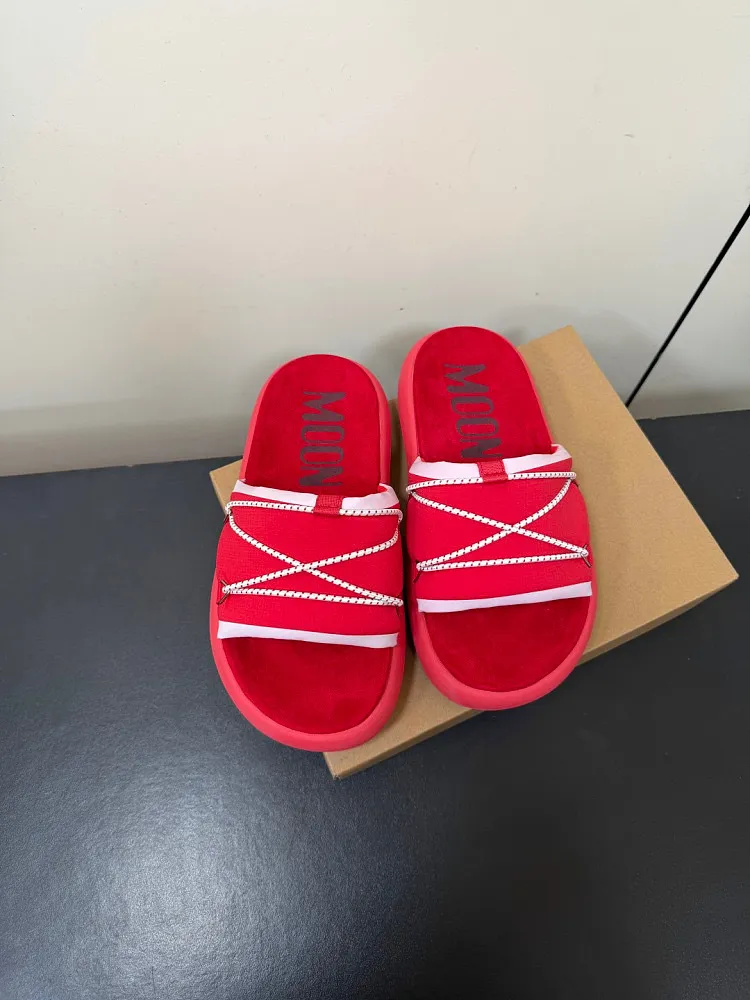 Moon Boot Luna Trek Platform Slides – Red - Image 2