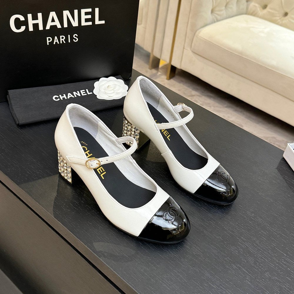 IMG_5864.jpg Chanel – Blanc Éclat Mary Jane Heels - Image 1
