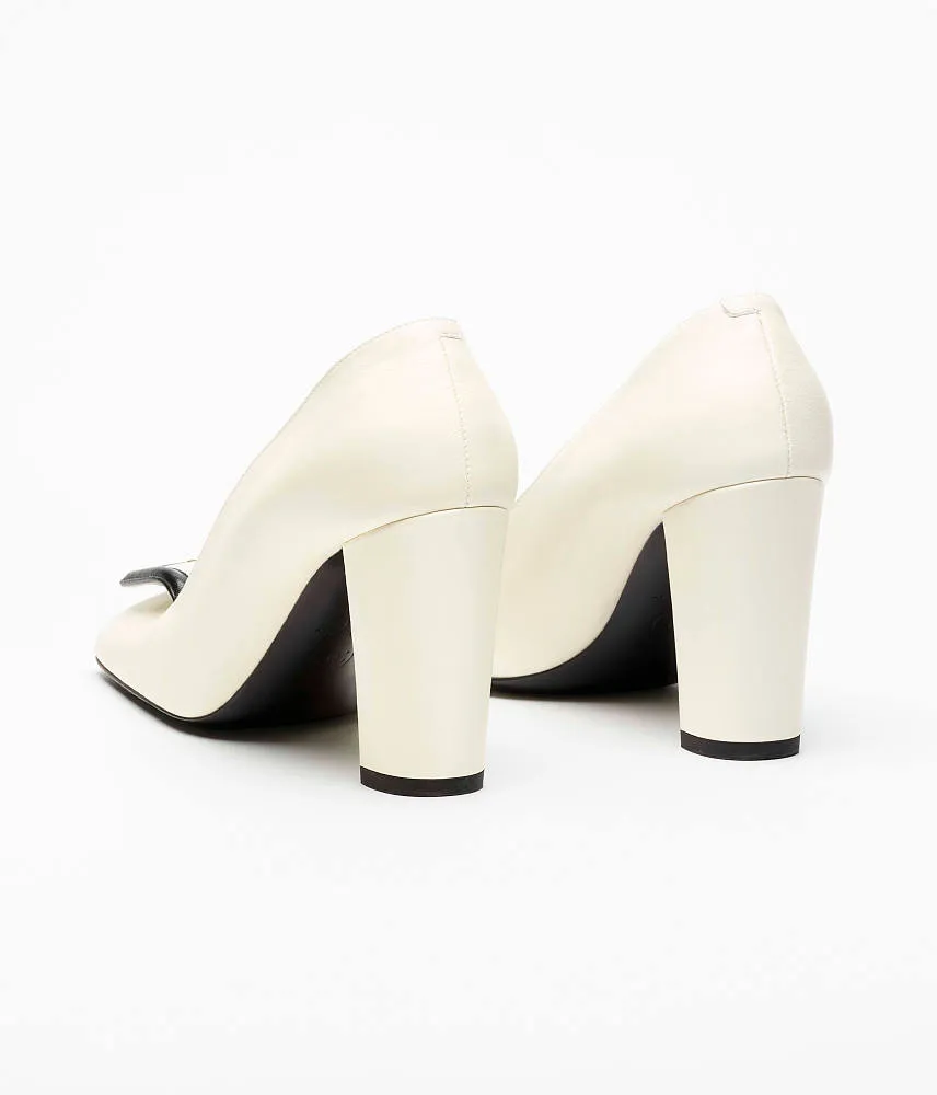 Chanel CC Signature Leather Block Heel Pumps – Ivory - Image 7