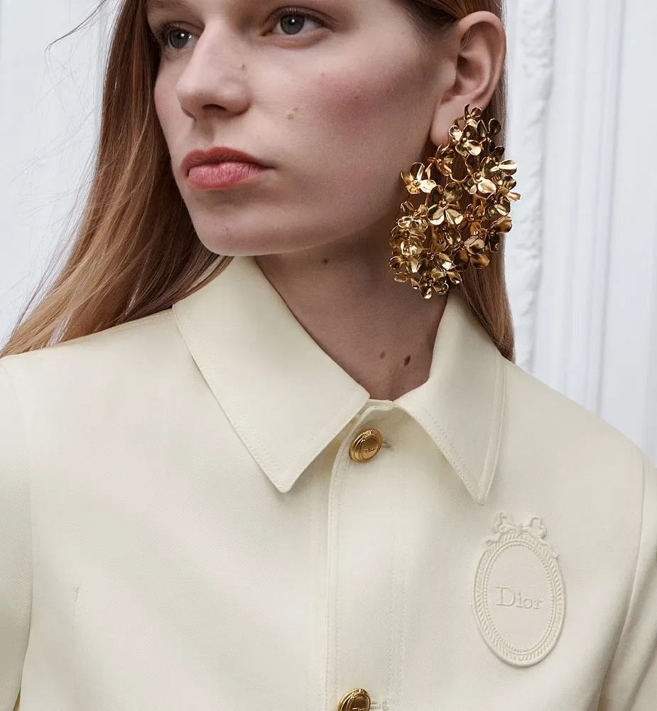 DIOR Crest-Embroidered Gold Button Short-Sleeve Jacket – Ivory - Image 4