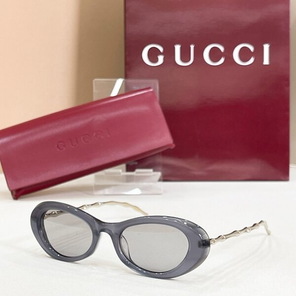 GUCCI Sculpted Oval Metal-Temple Sunglasses